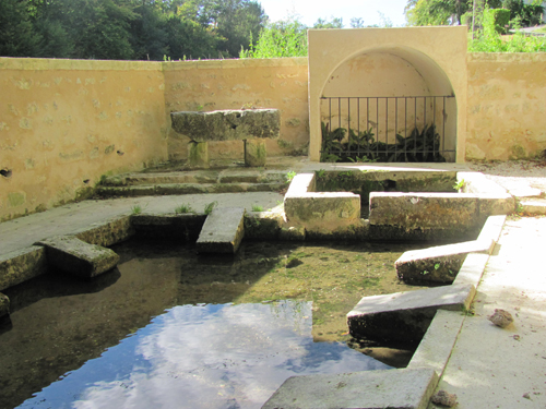 La fontaine Chanterie - La Chapelle des Pots